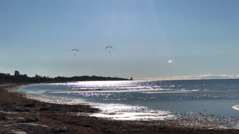 motorized-hang-gliders-on-the-beach