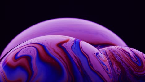 hermoso tiro macro abstracto de colores rosados y azules en la superficie: