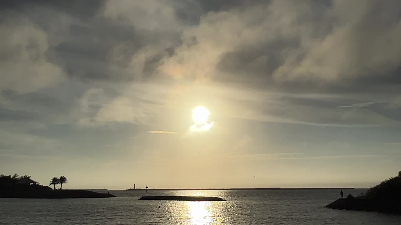 오키나와 나하 우미소라 공원의 저녁 풍경