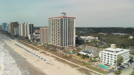 larga bahía de arena de myrtle beach con hoteles y resorts