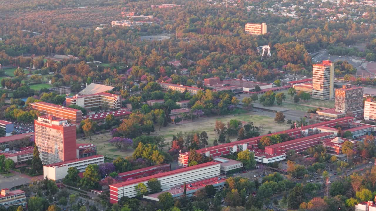 Drone video showcasing UNAM Ciudad Universitaria campus and its most iconic architecture