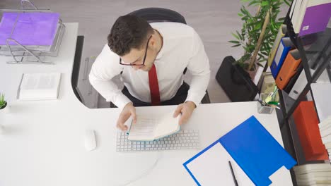 businessman working in his office, time lapse.