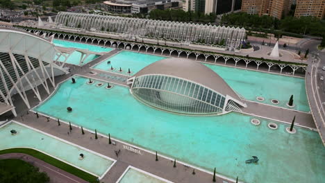 Ciudad-De-Las-Artes-Y-Las-Ciencias---Complejo-Cultural-Y-Arquitectónico-En-Valencia,-España---Toma-Aérea-De-Drones