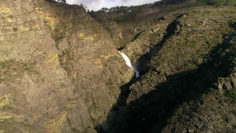 Cascada-Fisgas-Do-Ermelo---Hermosas-Cascadas-En-Cascada