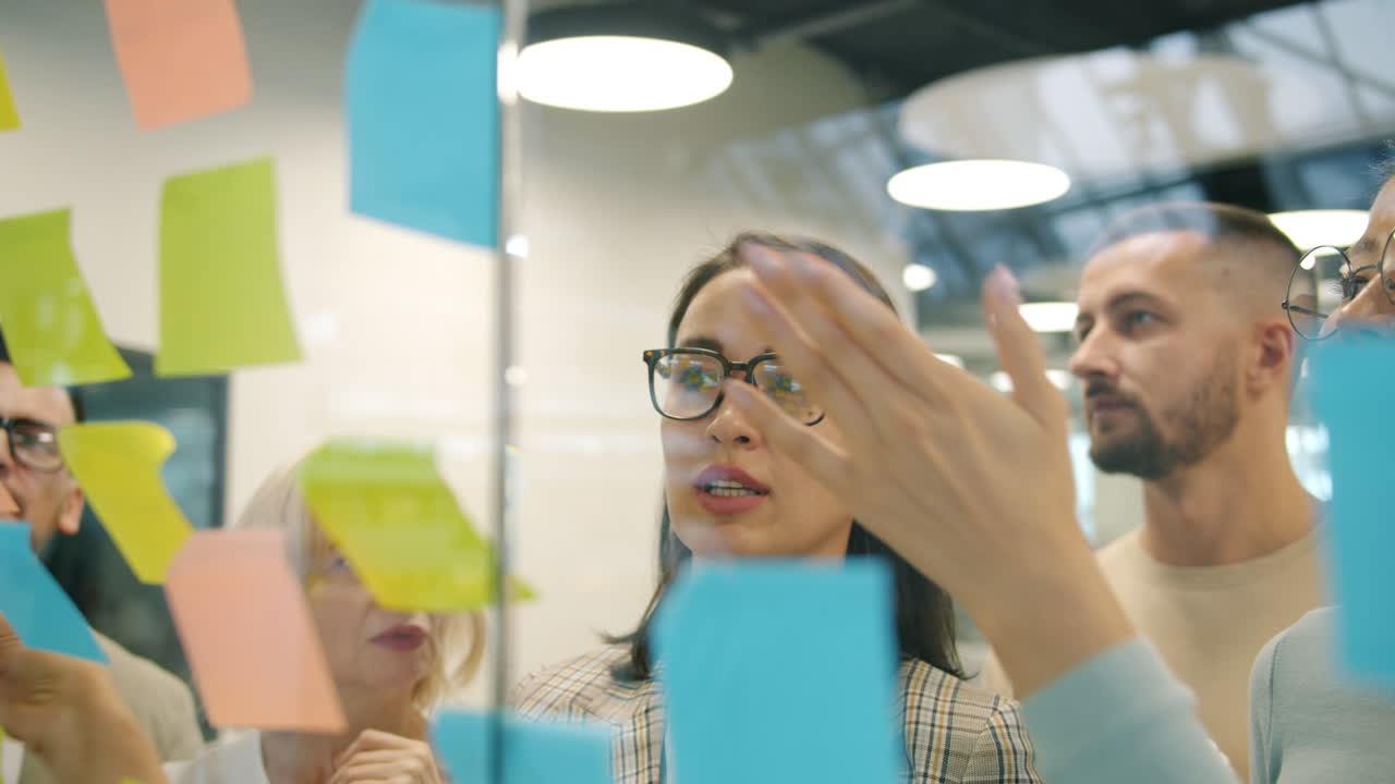sesión de lluvia de ideas en equipo