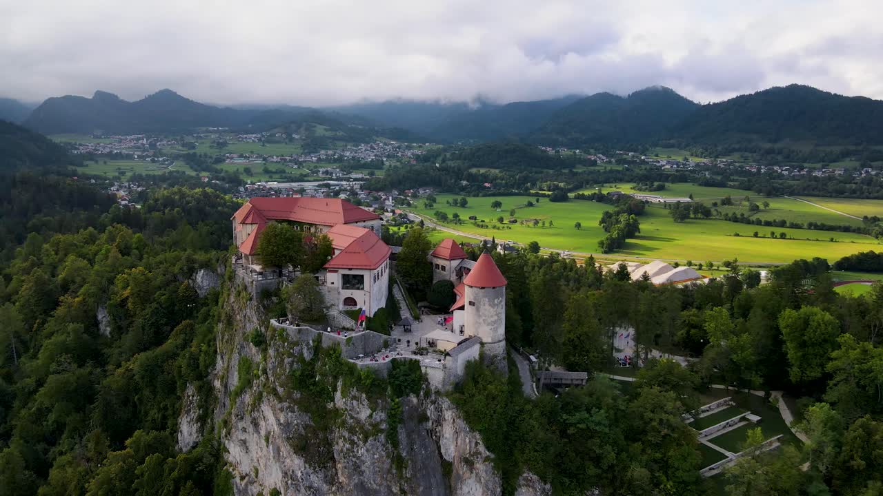 Slovenien Bled-søen Luftdrone 3.mp4