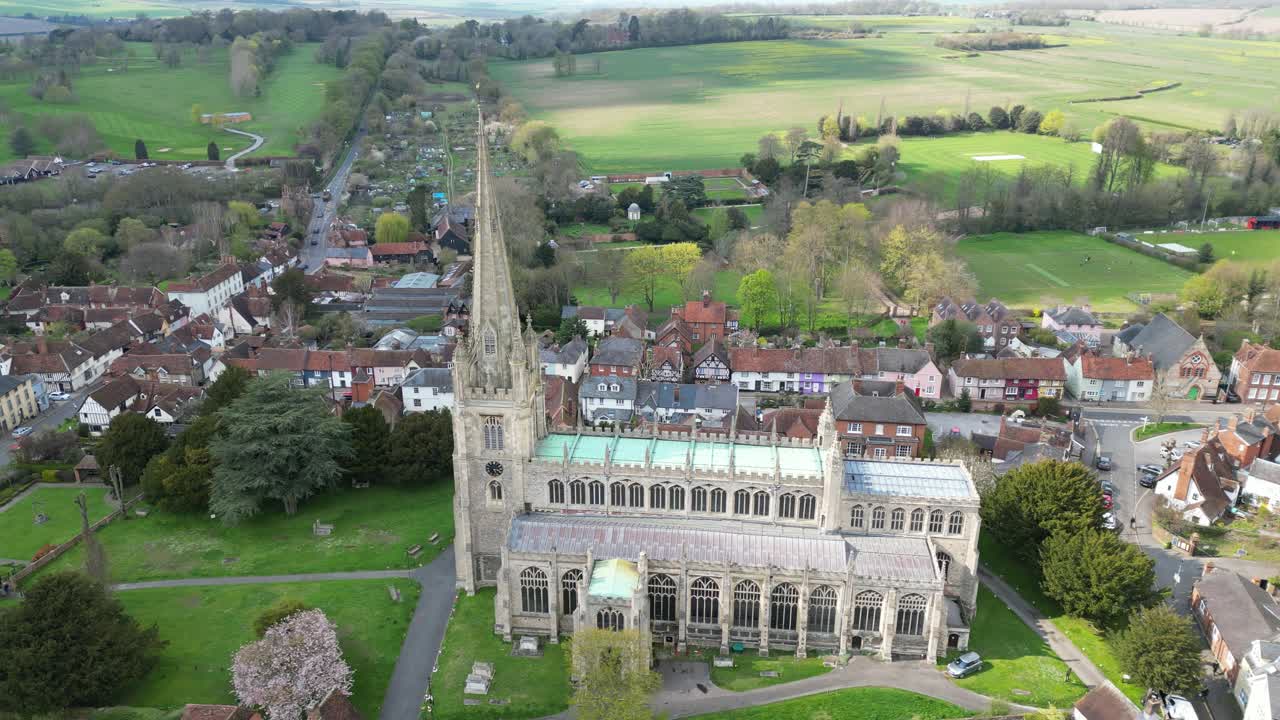 Chiesa parrocchiale di St Marys, Saffron Walden, Essex, Regno Unito, riprese aeree con drone