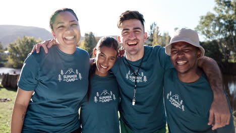 Amigos-Jóvenes,-Campamento-De-Verano