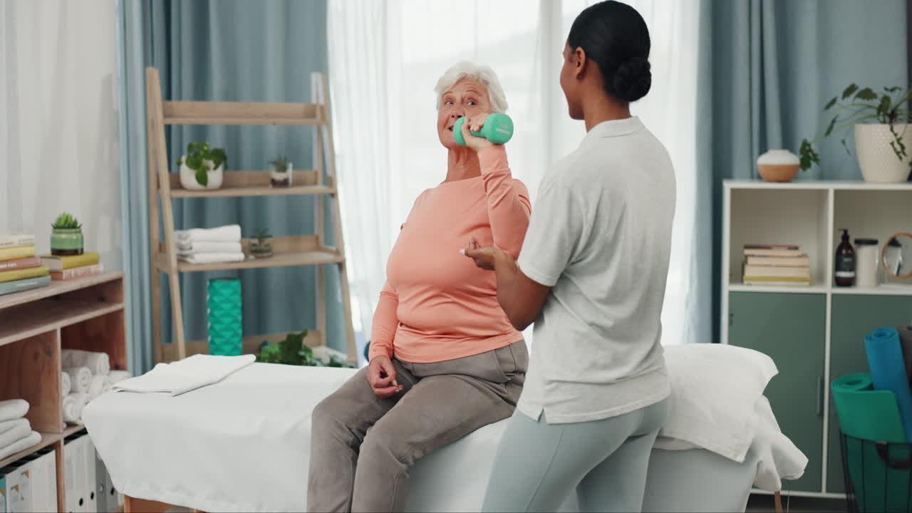 ⁇ 은 여자, 의사 및 물리 치료