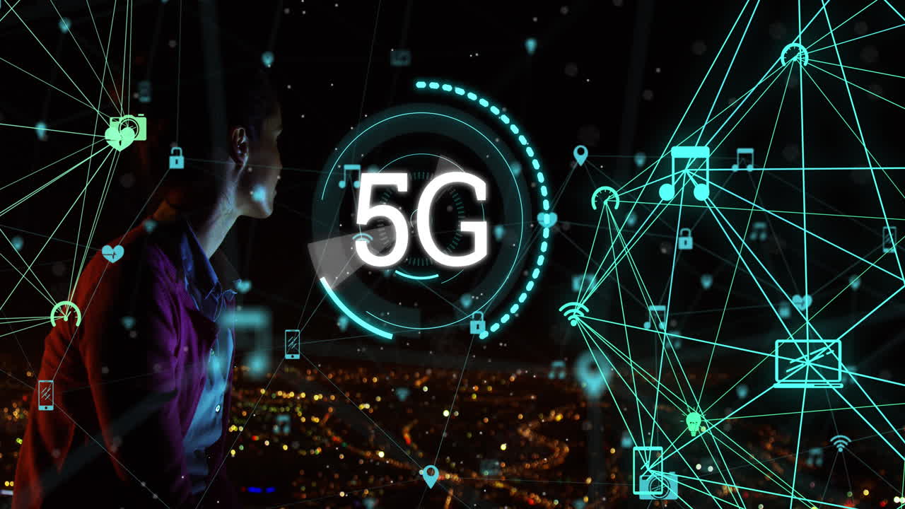 testo 5g su cerchi e icone digitali contro una donna che guarda il paesaggio urbano