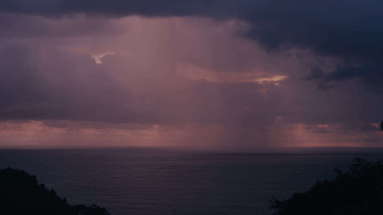 바다에서 폭풍우의 날씨