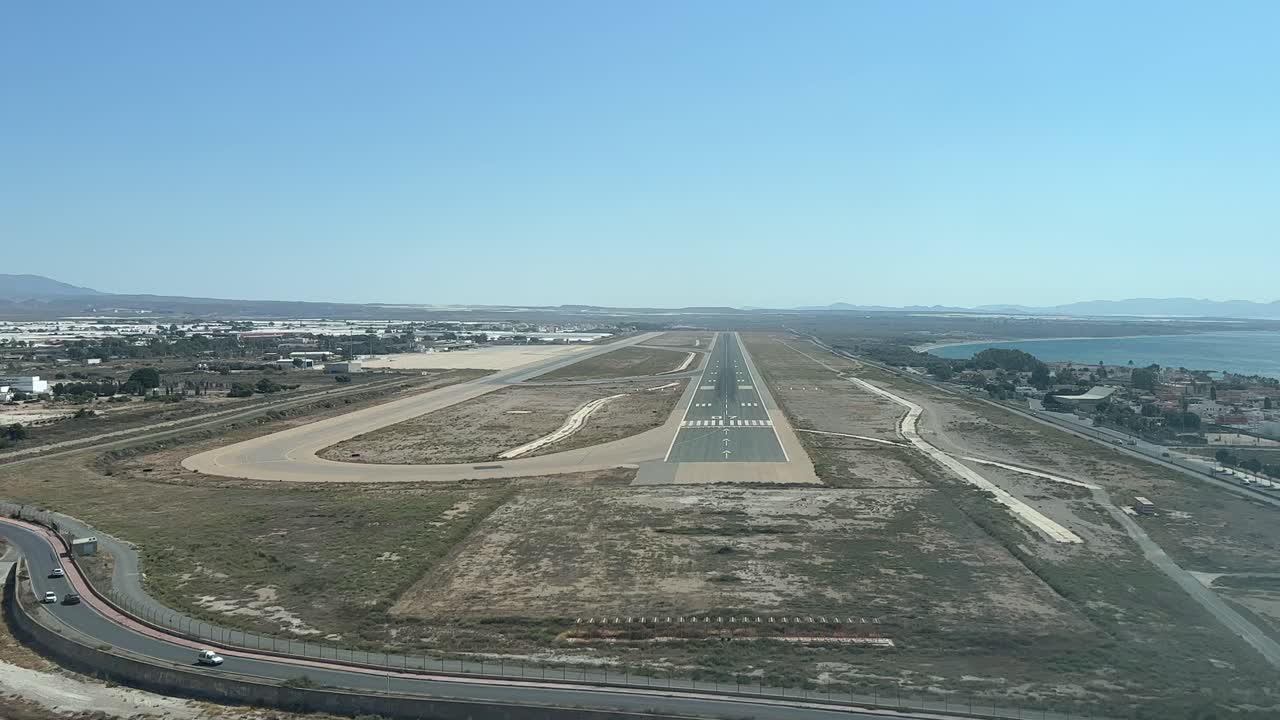 A pilot&rsquo;s point of view of a real time landing in the coastal Almeria airport, Spain, on Runway 07