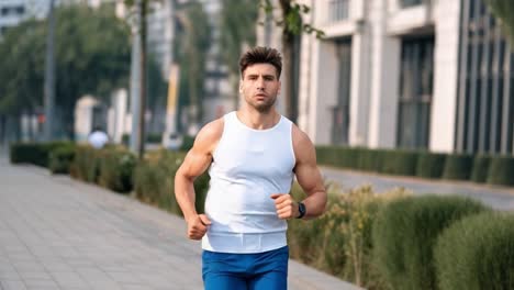 hombre corriendo por la ciudad
