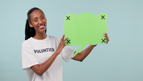 Happy-black-woman,-volunteer