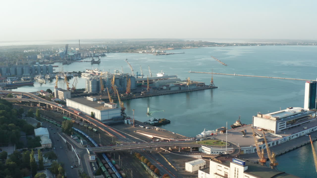odessa, ucrania - paisaje urbano de edificios de la ciudad - calles, panorama aéreo de drones