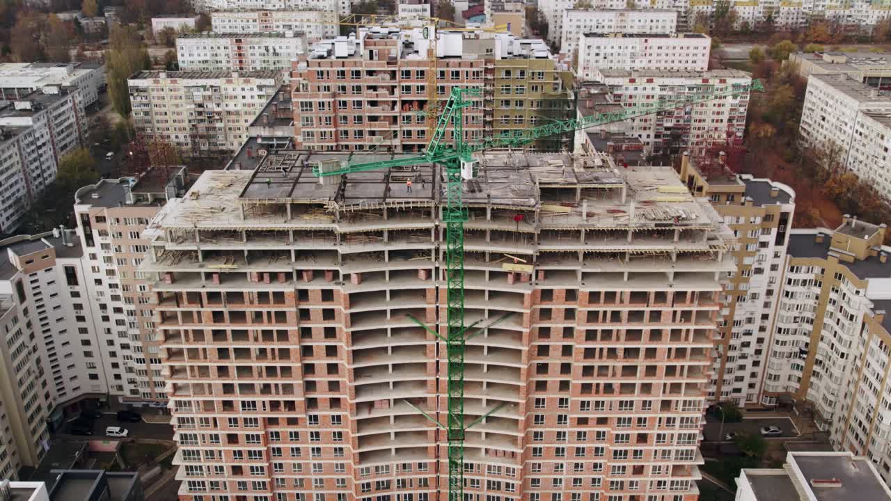 maquinaria pesada, los trabajadores de la construcción están empleados. vista de arriba hacia abajo en los contratistas