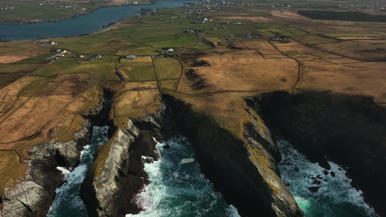 acantilados de portmagee, kerry, irlanda, marzo de 2022