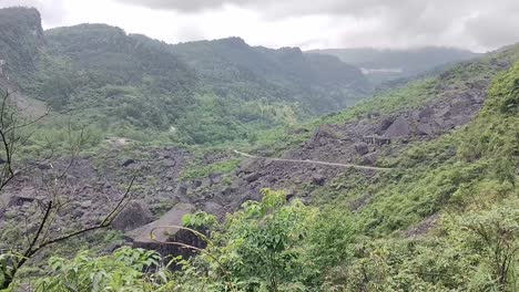 a mountain that once collapsed on a large scale