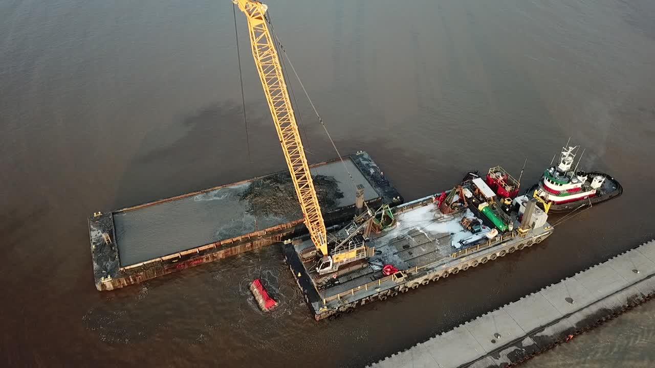 operación de dragado en el puerto de kewaunee en el lago michigan, kewaunee, wisconsin-10