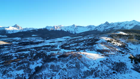 Far-away-flight-towards-the-Sawatch-Range-in-Colorado-during-sunset