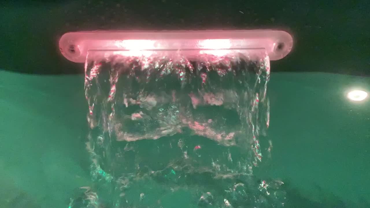 다채로운 자쿠지 집