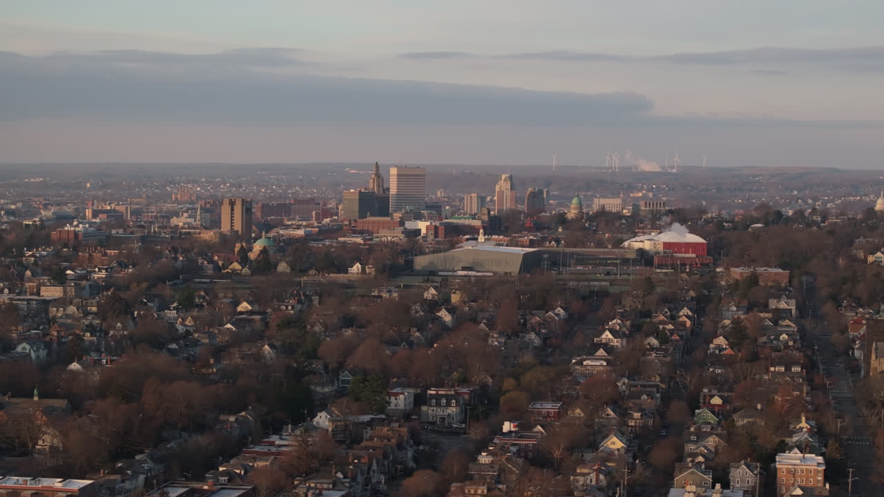 Veduta aerea di Providence, Rhode Island all'alba. Scattata in Rhode Island in una mattina d'autunno
