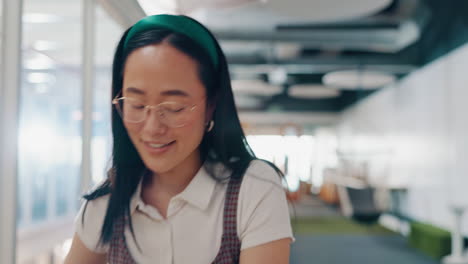 Business-woman,-happy-at-workplace-with-modern