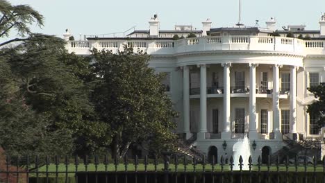 The-Camera-Pansright-From-One-Side-Of-The-White-House-To-The-Other