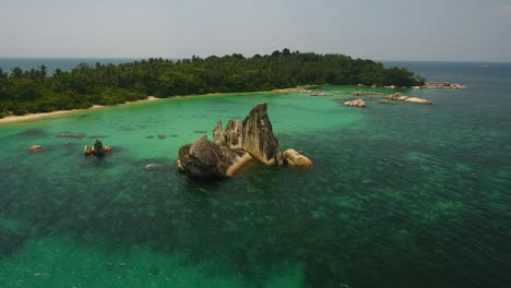 isla en medio del mar
