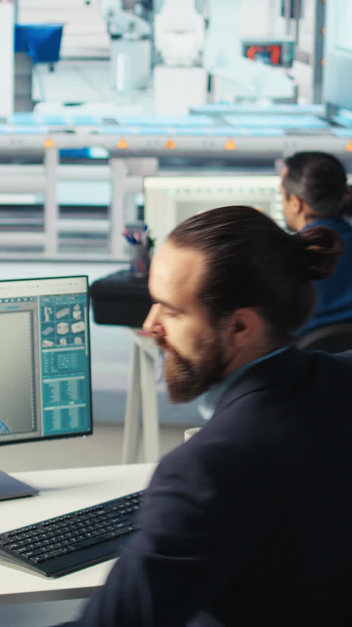 Vertical Video Engineer In Photovoltaics Factory Review Paperwork To Diagnose Systems