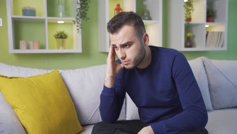 el hombre reflexivo es infeliz y sin esperanza.