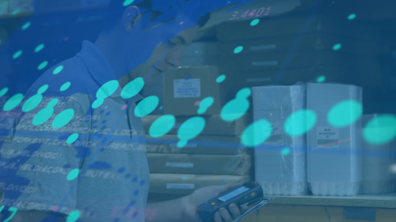 카우카시안 남성 창고 노동자에 대한 금융 데이터 처리의 애니메이션