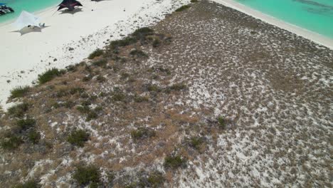 Wassersportler-Genießen-Einen-Urlaub-Auf-Isthmus-Und-Der-Insel-Cayo-De-Agua