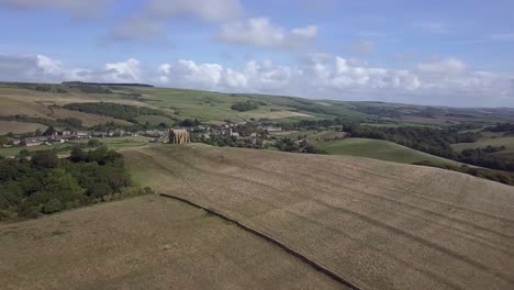 Seguimiento-Aéreo-Y-Rotación-De-Derecha-A-Izquierda-Alrededor-De-La-Impresionante-Capilla-De-Santa-Catalina,-Cerca-De-Abbotsbury-En-Dorset,-Inglaterra