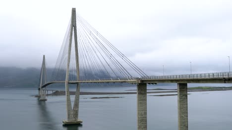 puente de tjeldsundbrua en noruega