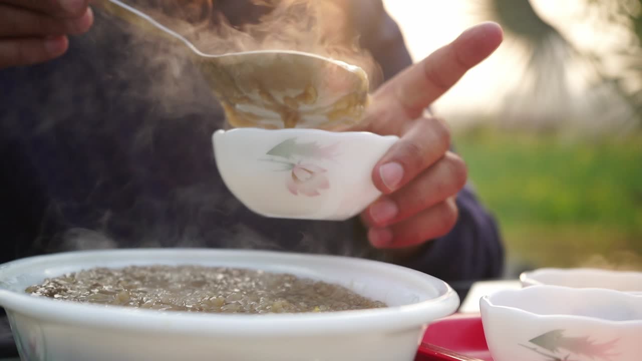 제공되는 특별한 시리얼 한 그릇