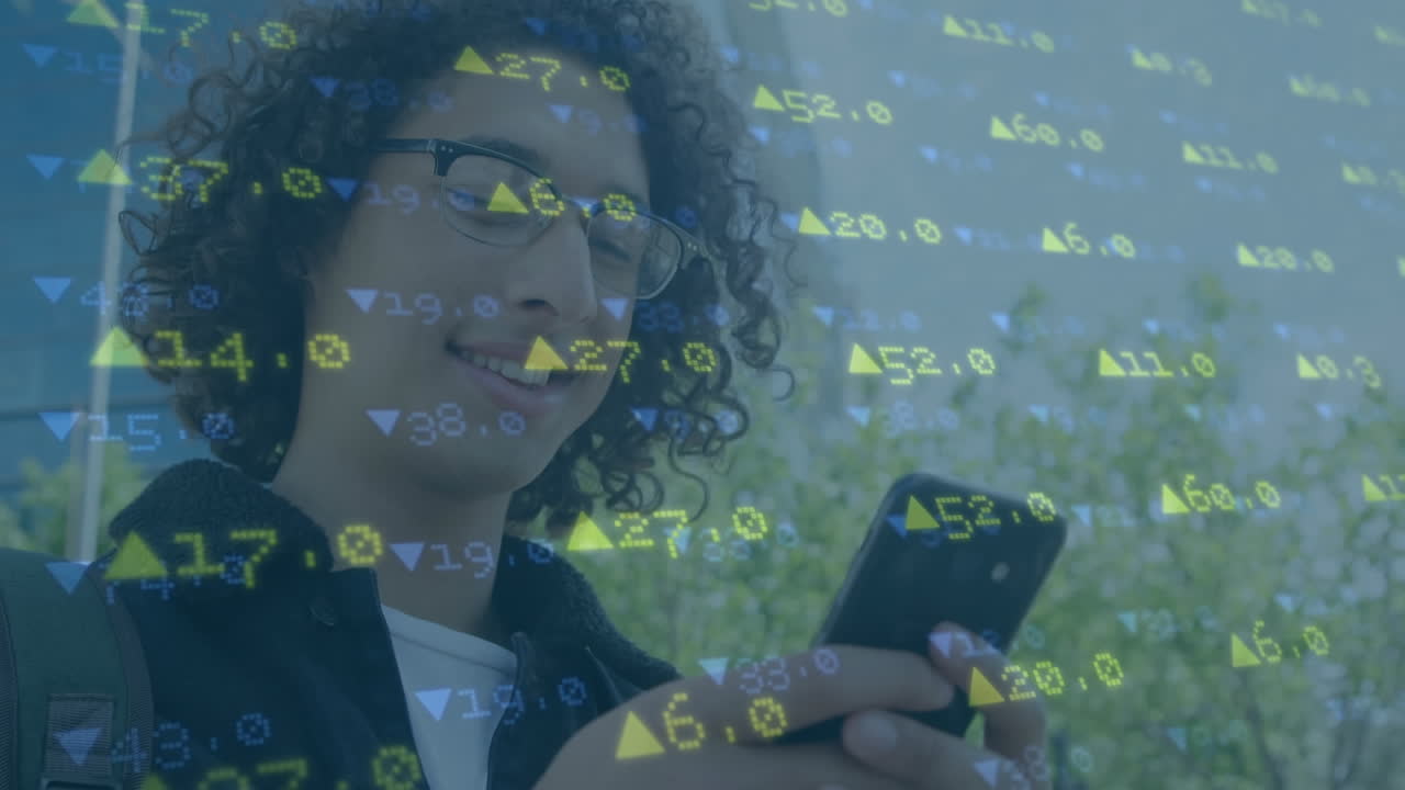 animación del mercado de valores sobre un empresario biracial que usa un teléfono inteligente