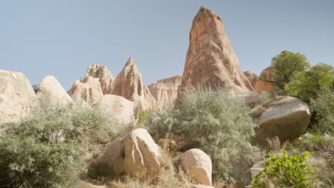 Paisaje-único-Formaciones-Rocosas-Rose-Valley-Cappadoccia-Chimeneas-De-Hadas.