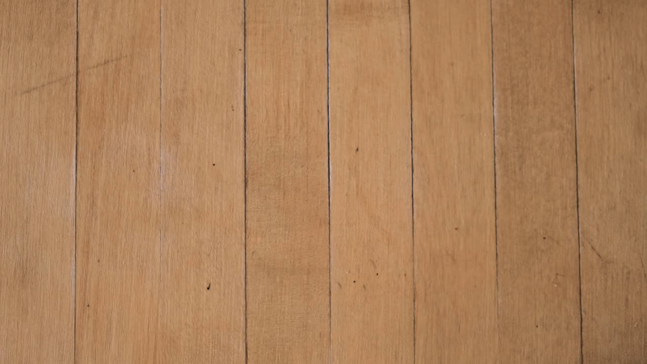 suelo de madera marrón claro