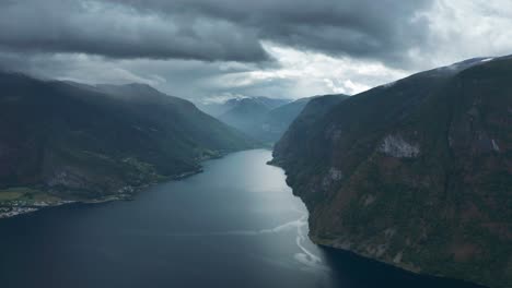 una vista mozzafiato sull'aurlandsfjord