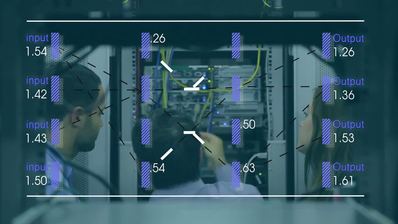 animación del procesamiento de datos sobre diversos trabajadores en la sala del servidor