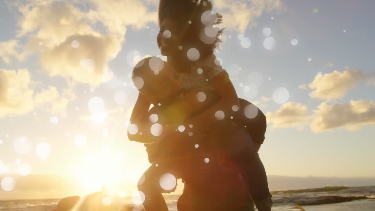 해변에서 즐기는 커플