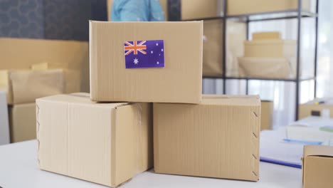 Australische-Flagge-Auf-Einem-Logistikfrachtpaket.