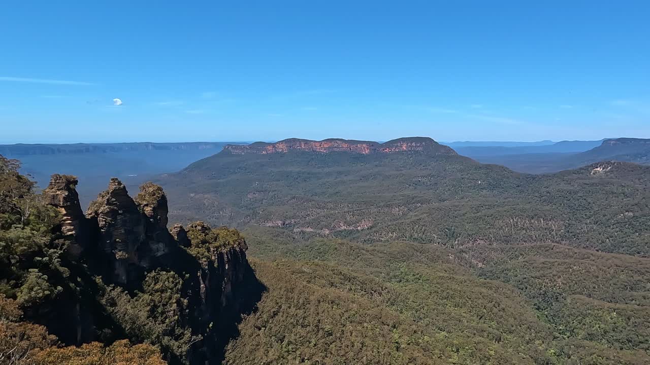 오스트레일리아 블루 마운틴 에 있는 에코 포인트 (echo point) 에 있는 세 자매 암석 지형 (three sisters rock formation)