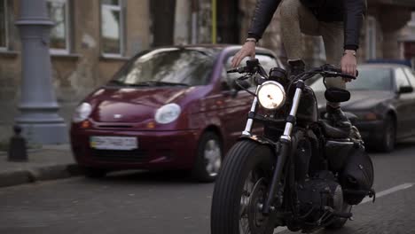 trucchi in motocicletta, stuntmen, stunt riding in città