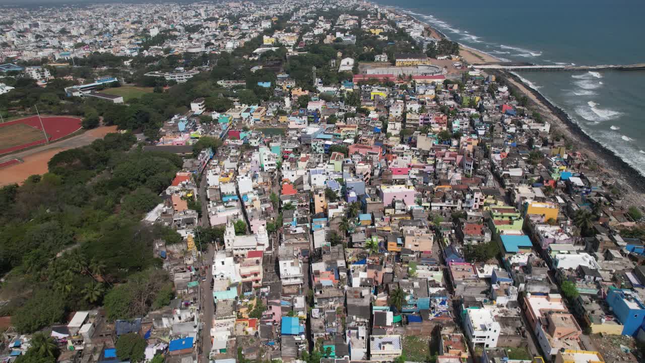 Aerial footage showing the entire city of Puducherry as well as the stunning Bay of Bengal coastline