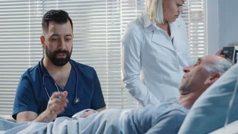 hospital consultation with patient