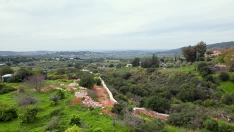 una toma de un avión no tripulado del asentamiento comunitario ecológico de klil en el norte de israel