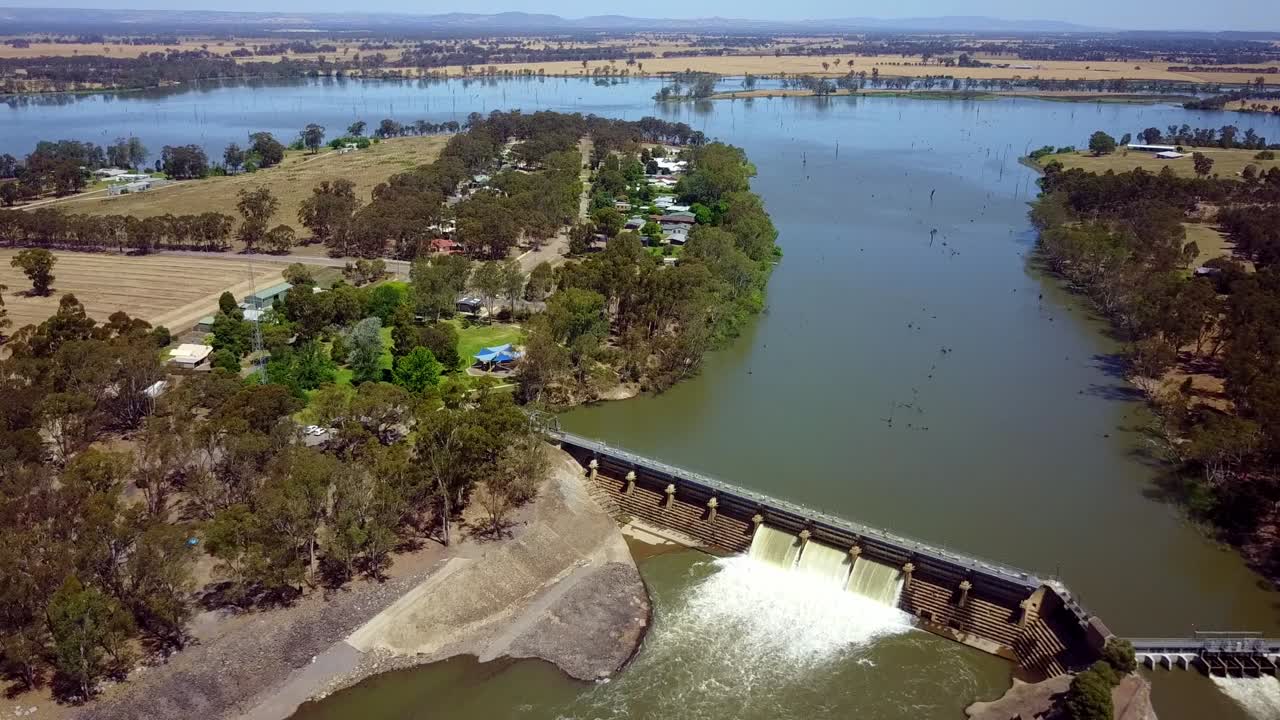 골번 위어, 빅토리아, 호주 위의 드론 영상