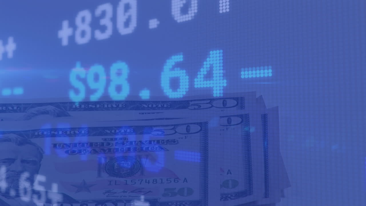 アメリカドル紙幣の上での金融データ処理のアニメーション